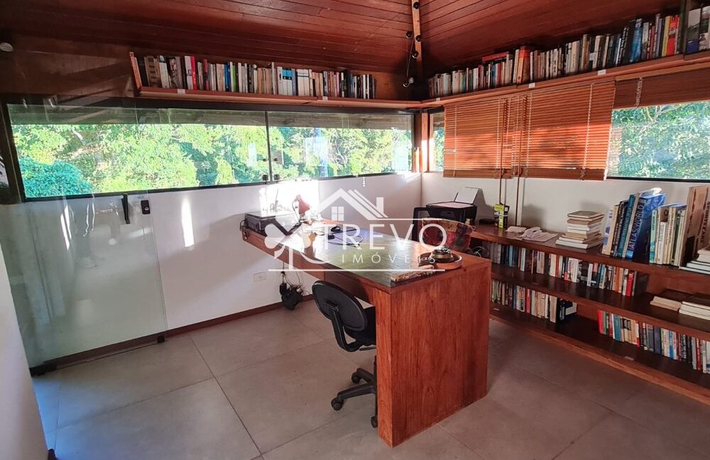 Casa-com-linda-arquitetura-e-vista-para-o-mar19
