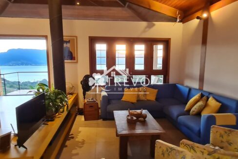 Casa-com-linda-arquitetura-e-vista-para-o-mar29