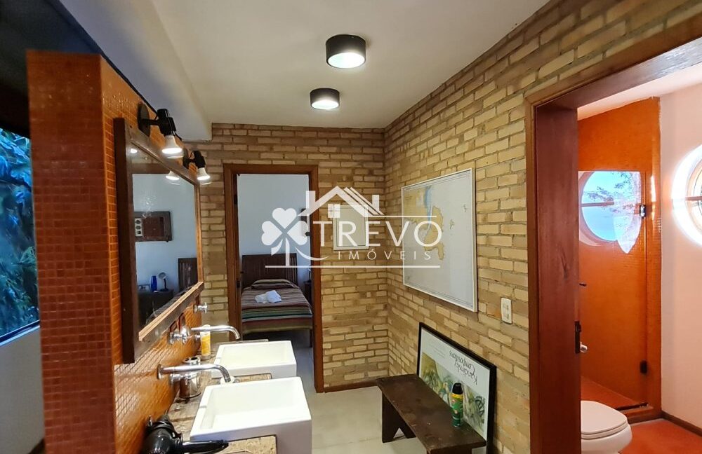 Casa-com-linda-arquitetura-e-vista-para-o-mar32