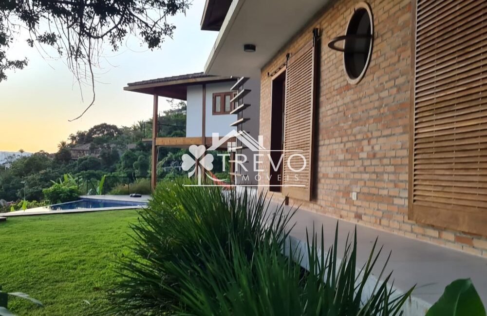 Casa-com-linda-arquitetura-e-vista-para-o-mar4