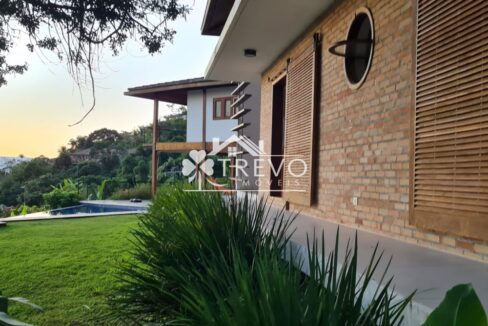 Casa-com-linda-arquitetura-e-vista-para-o-mar4
