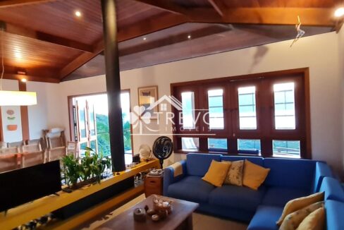 Casa-com-linda-arquitetura-e-vista-para-o-mar45