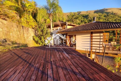Casa-com-linda-arquitetura-e-vista-para-o-mar46