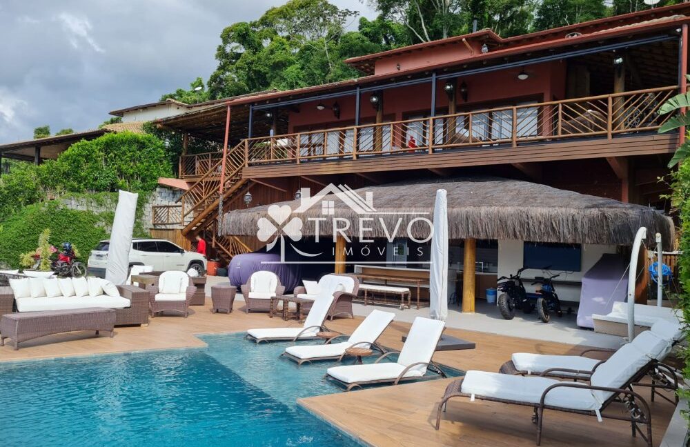 Casa-luxuosa-a-venda-em-Ilhabela