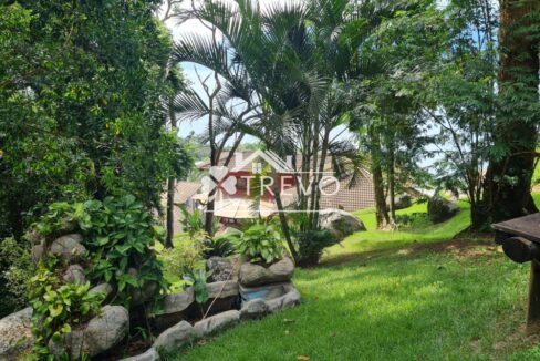Casa-luxuosa-a-venda-em-Ilhabela2