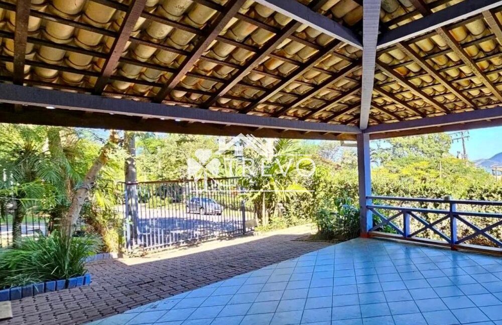 Charmosa-Residência-à-Venda-em-Ilhabela12